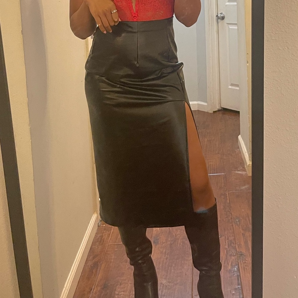 Elegant Black Skirt